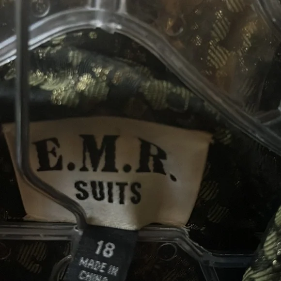 E.M.R two piece suit 18 - Picture 3 of 4